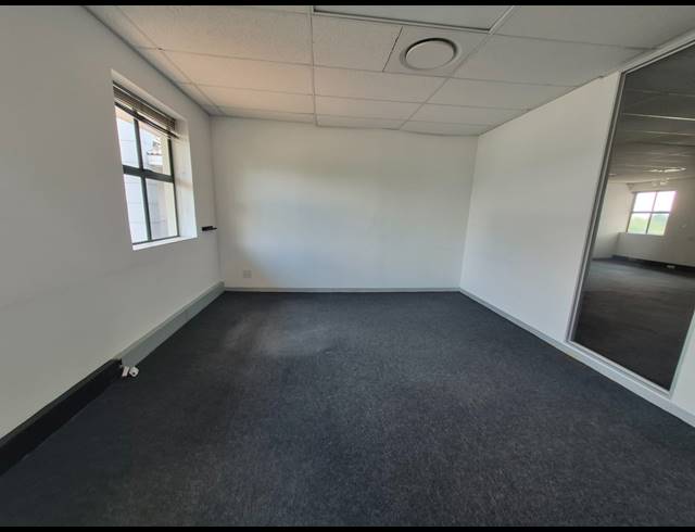 280M² OFFICE TO LET IN HYDE PARK